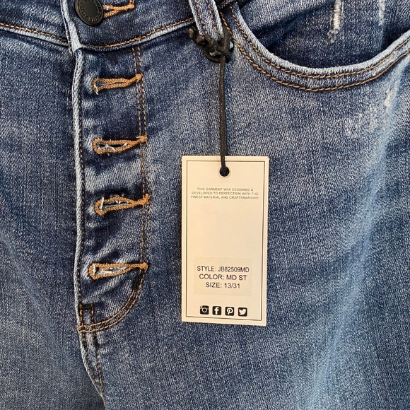 Judy Blue Roxanne Hi-Rise Button-Fly Distressed Hem Cropped Wide Leg Jeans - Picture 5 of 10